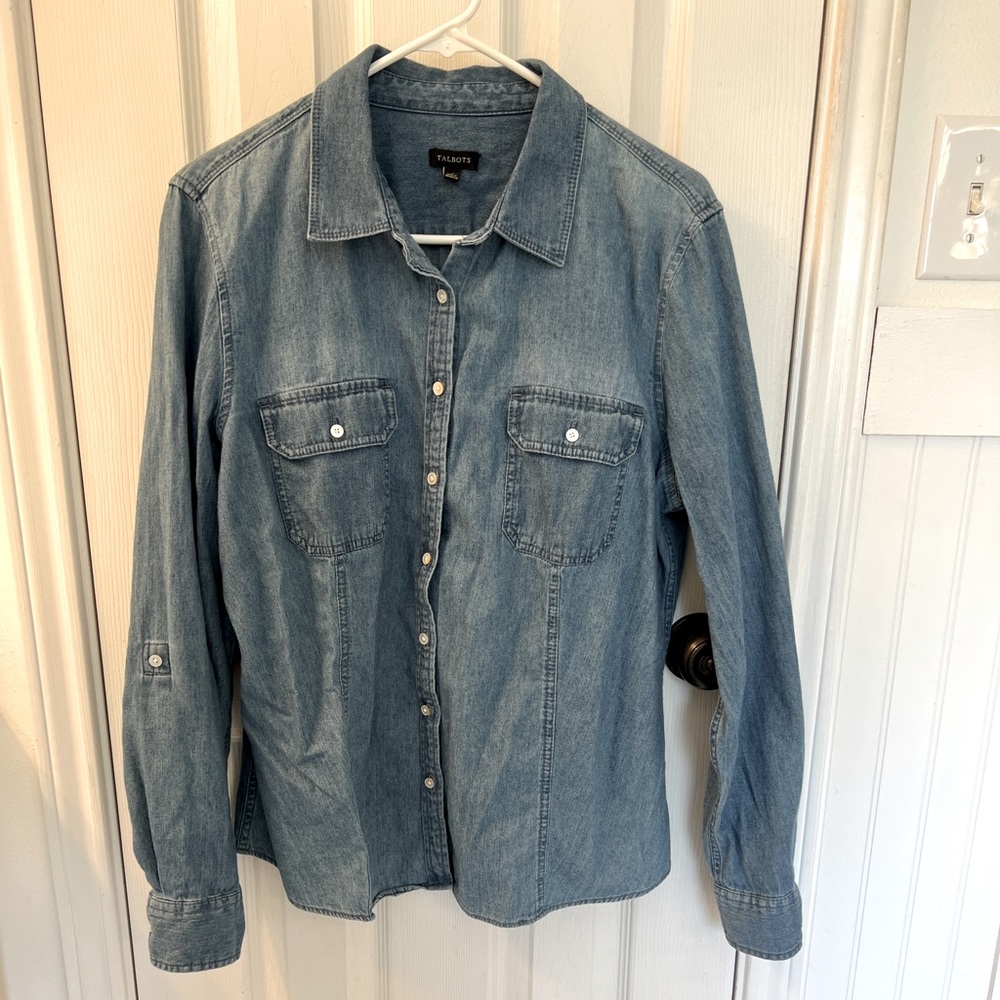 Talbot’s long sleeve chambray button down shirt Misses 16 (large)